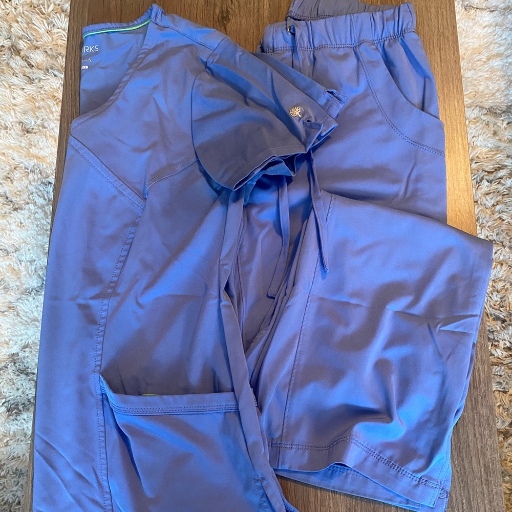 Scrubs set